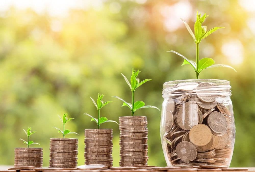 How does crowdlending support small businesses and startups?